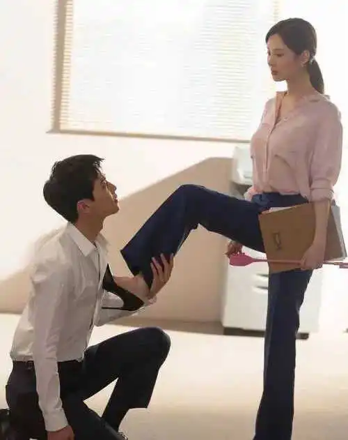 如何向你的女王表达百分百的臣服与爱慕 一
